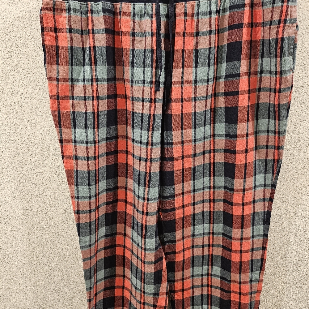 L.L. Bean Black and Red Plaid Lounge Pants - Picture 5 of 6